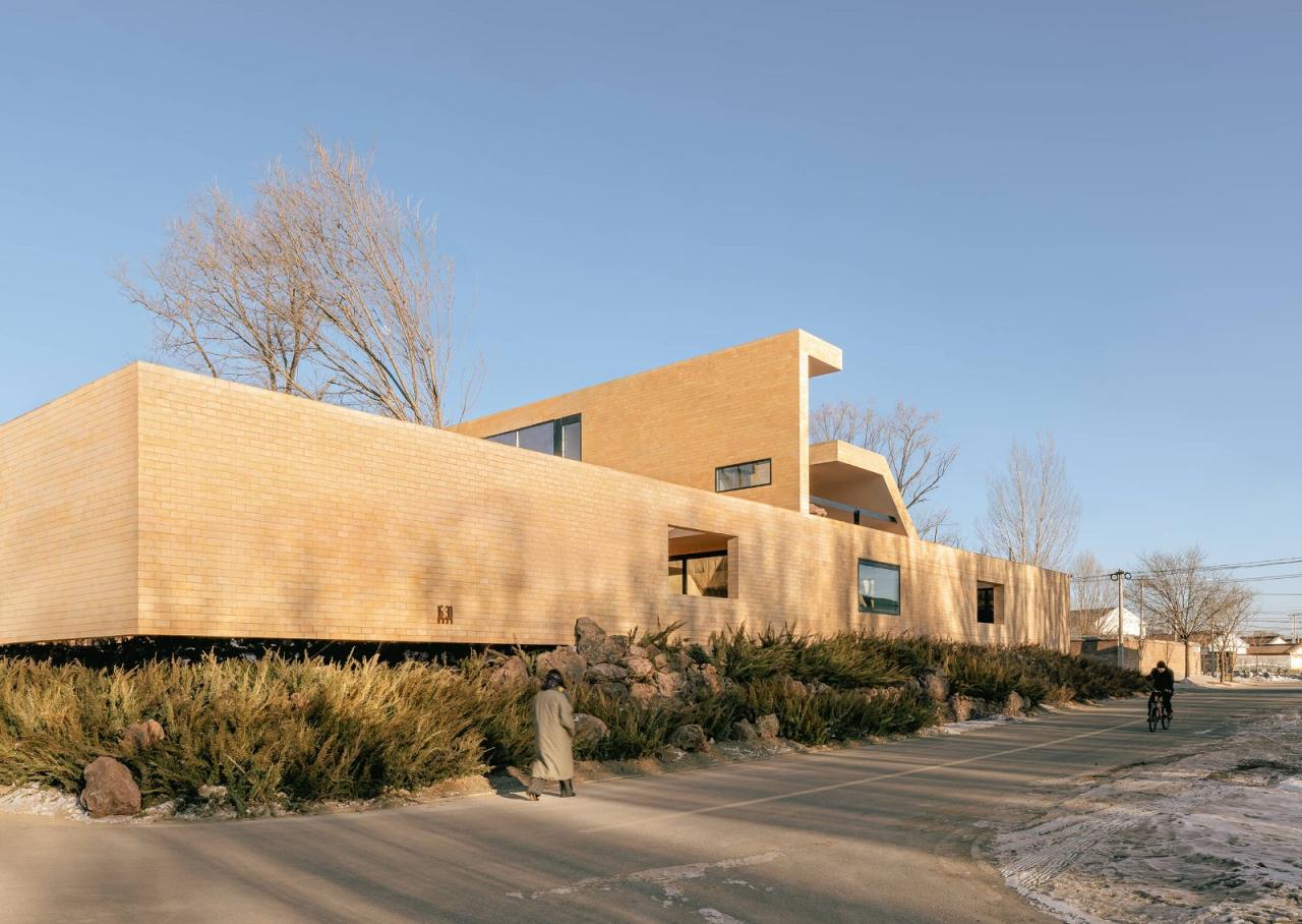 BIM建筑|ARVO 16：30酒店: 接住光影草木的城堡 / 大料建筑