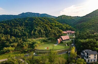 BIM建筑|枕山栖谷，虎凹慢时光：庐江县柯坦镇虎凹欢乐茶谷 / 中铁合肥建筑市政工程设计研究院有限公司-BIM建筑网