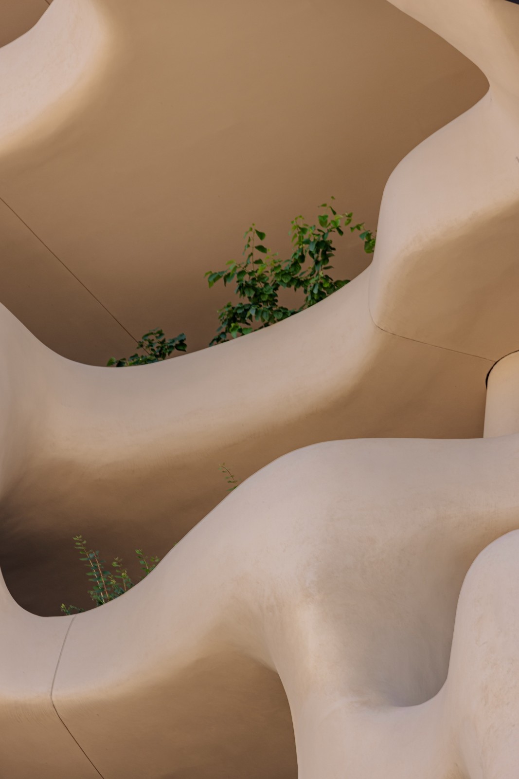 BIM建筑|“垂直峡谷”: 美国丹佛住宅建成 / MAD