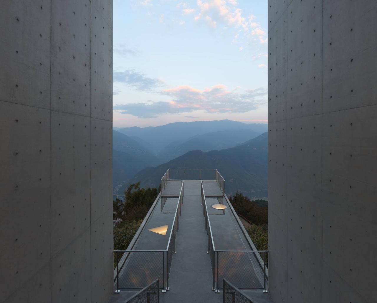 BIM建筑|怒江大峡谷先锋书店 / 迹·建筑事务所 (TAO)