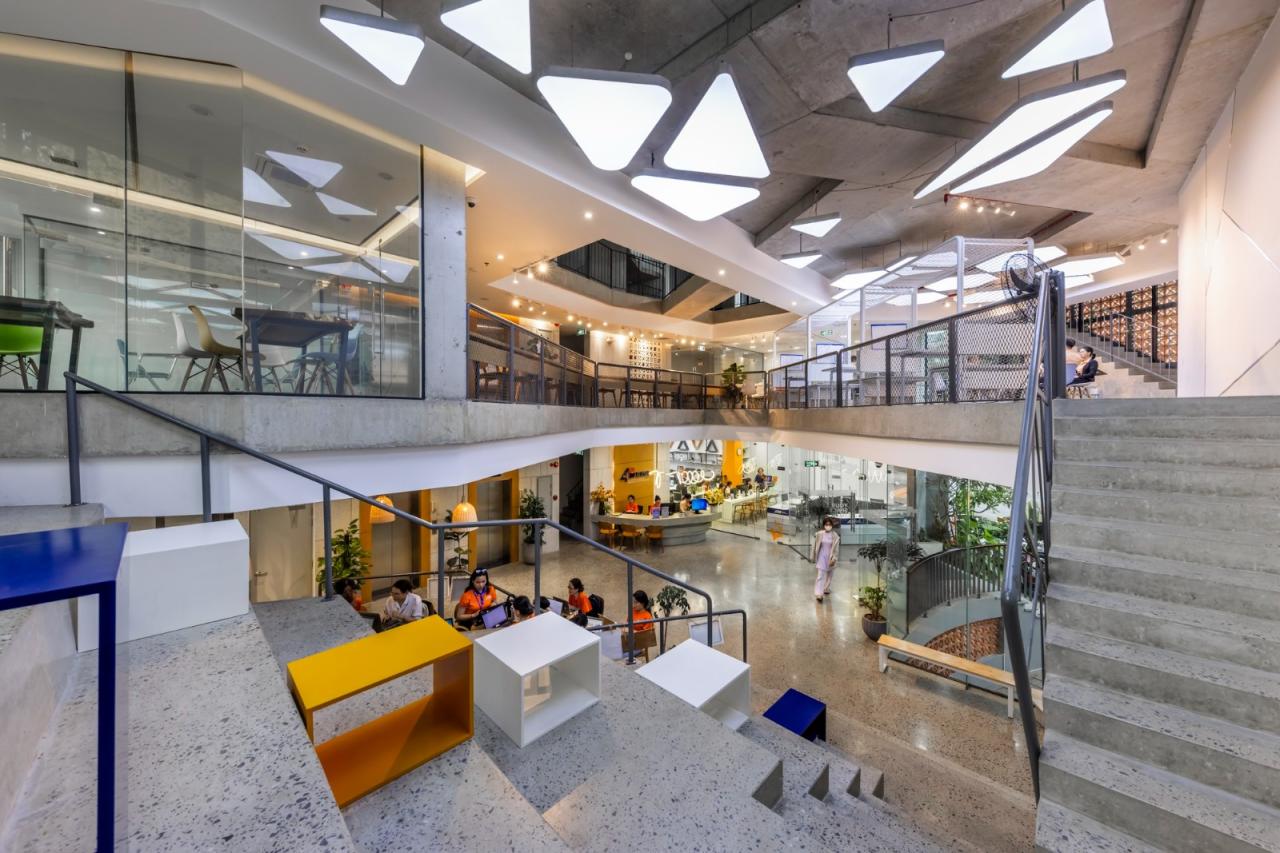 BIM建筑|AEC 4B 外语教育中心 / Ho Khue Architects