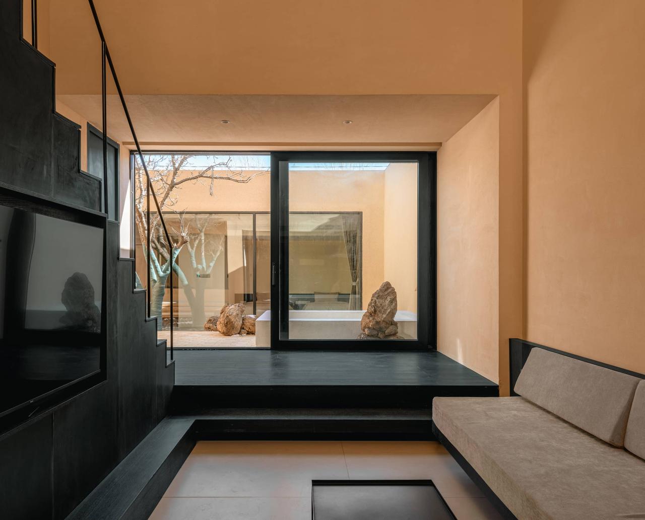 BIM建筑|ARVO 16：30酒店: 接住光影草木的城堡 / 大料建筑