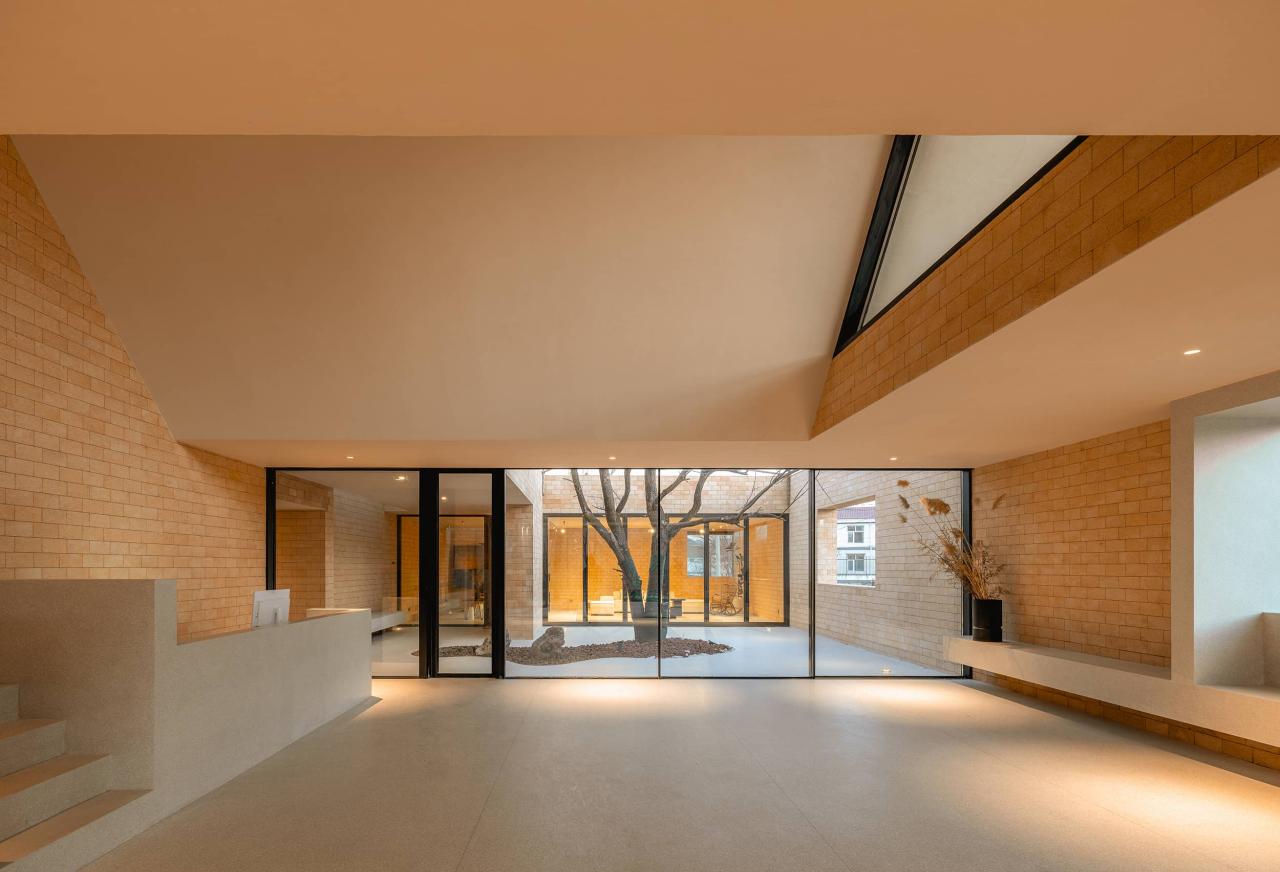 BIM建筑|ARVO 16：30酒店: 接住光影草木的城堡 / 大料建筑