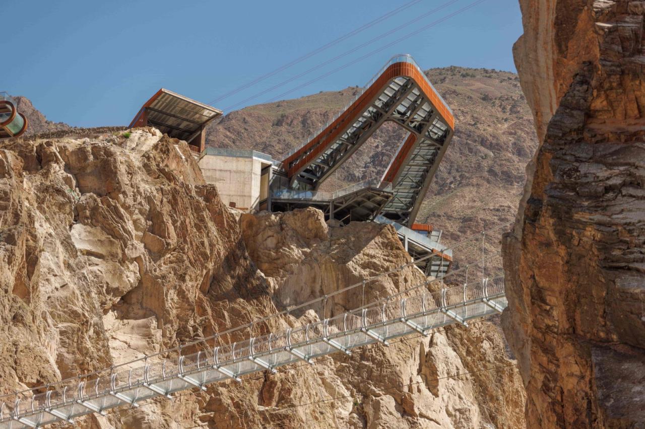 BIM建筑|西藏•怒江72拐大峡谷景区 / 小隐建筑事务所