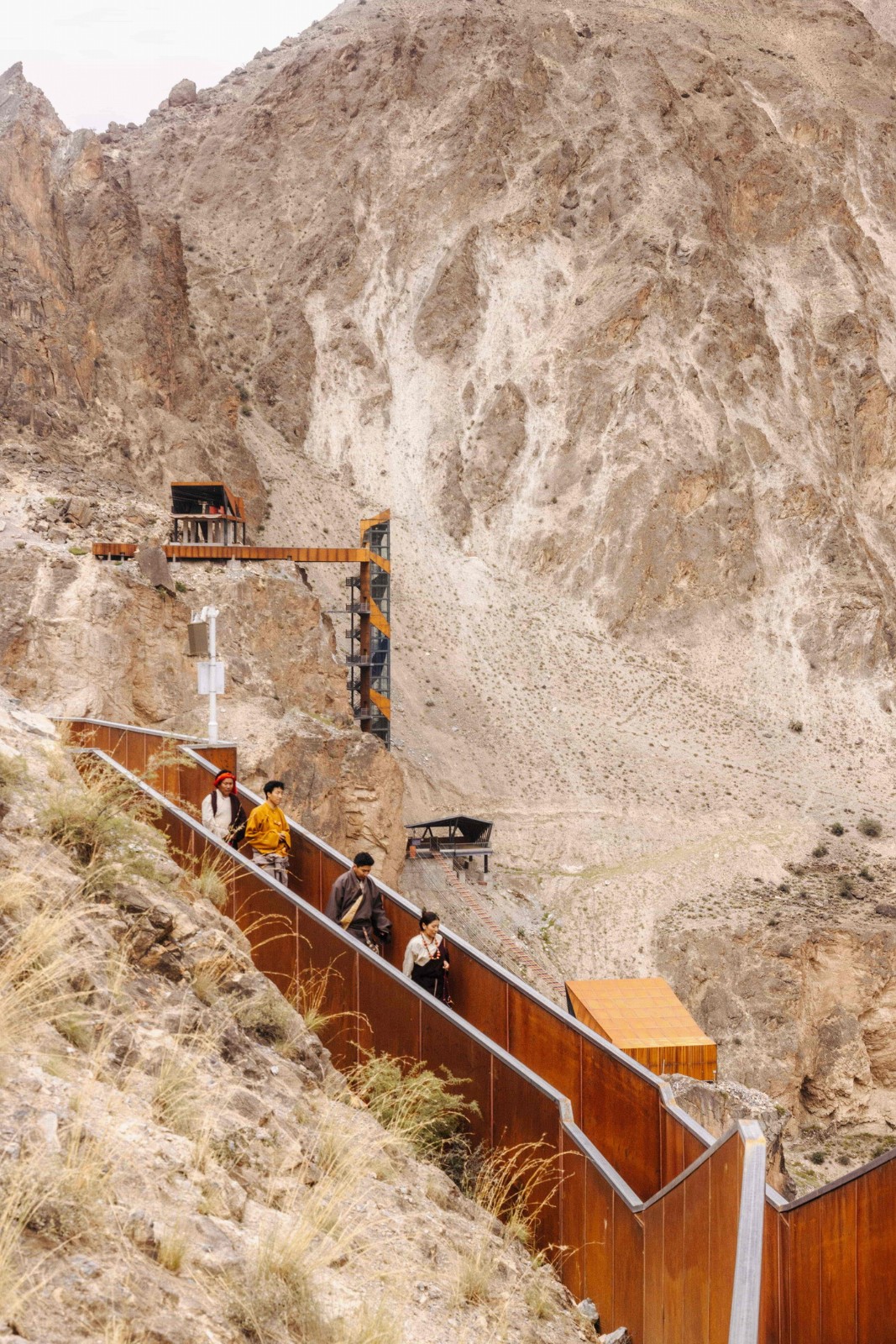 BIM建筑|西藏•怒江72拐大峡谷景区 / 小隐建筑事务所