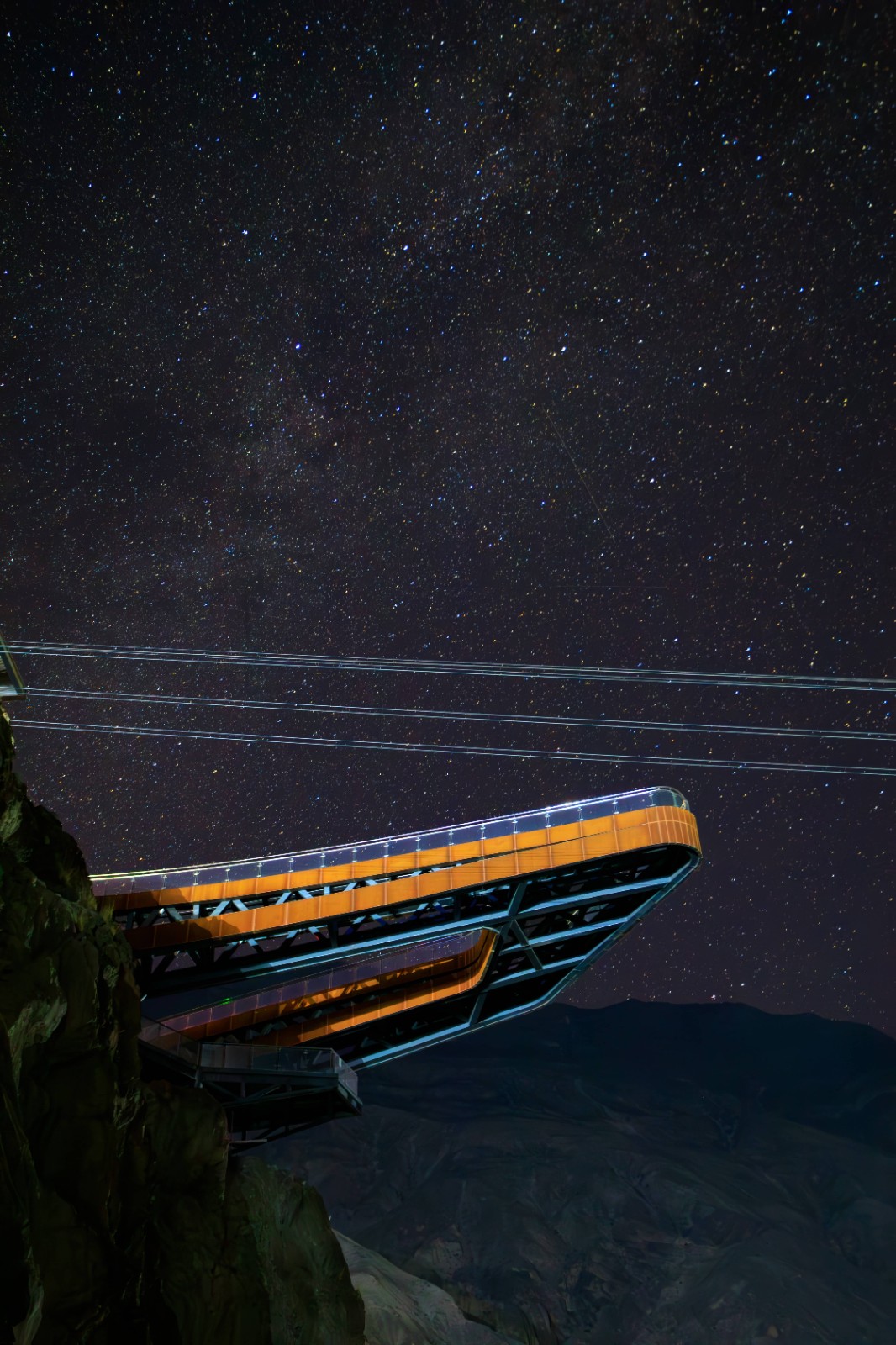 BIM建筑|西藏•怒江72拐大峡谷景区 / 小隐建筑事务所