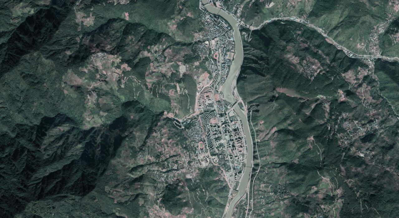 BIM建筑|怒江大峡谷先锋书店 / 迹·建筑事务所 (TAO)