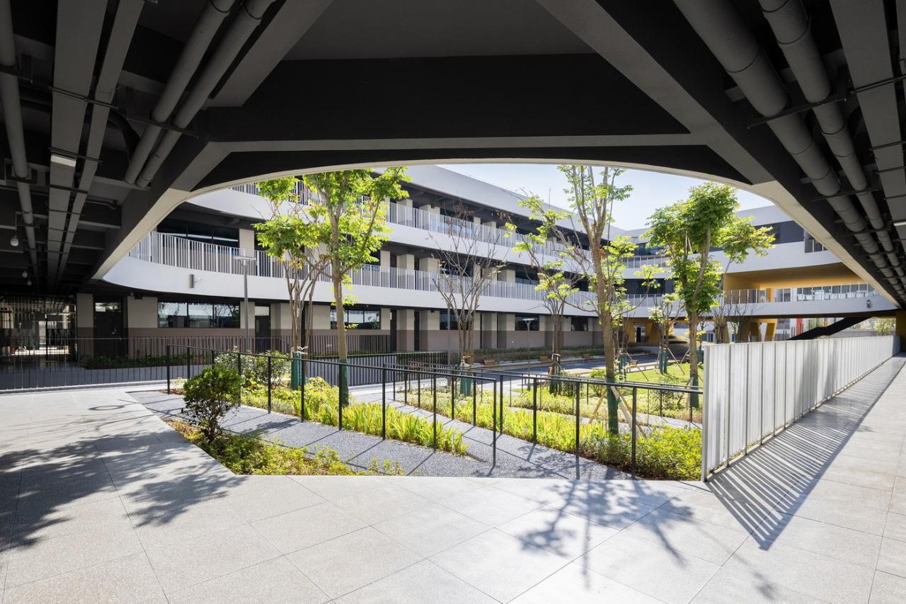 BIM建筑|南山五福堂高级中学 / 小写建筑