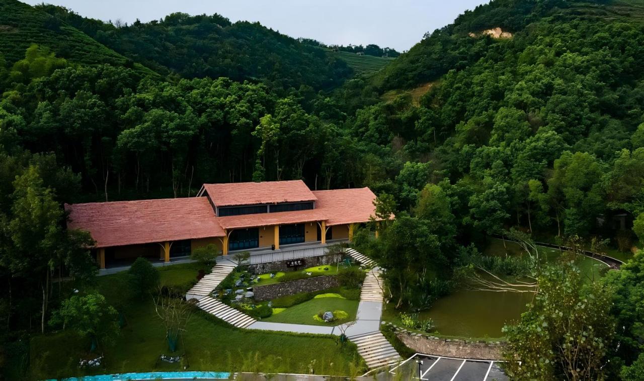 BIM建筑|枕山栖谷，虎凹慢时光：庐江县柯坦镇虎凹欢乐茶谷 / 中铁合肥建筑市政工程设计研究院有限公司