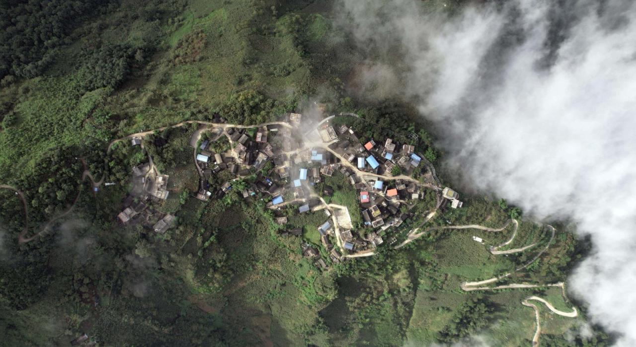 BIM建筑|怒江大峡谷先锋书店 / 迹·建筑事务所 (TAO)