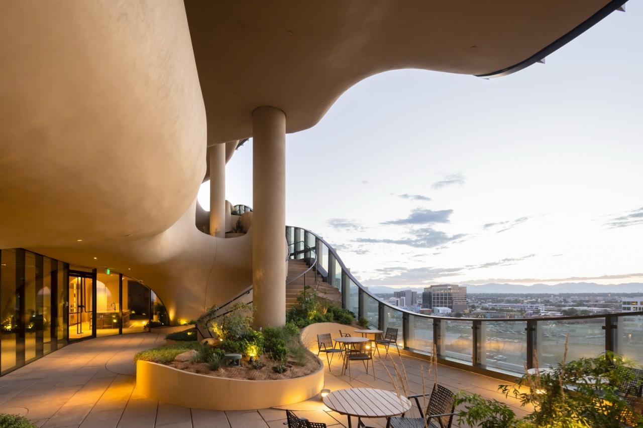 BIM建筑|“垂直峡谷”: 美国丹佛住宅建成 / MAD