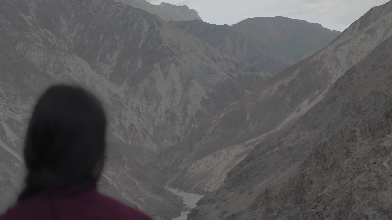 BIM建筑|西藏•怒江72拐大峡谷景区 / 小隐建筑事务所