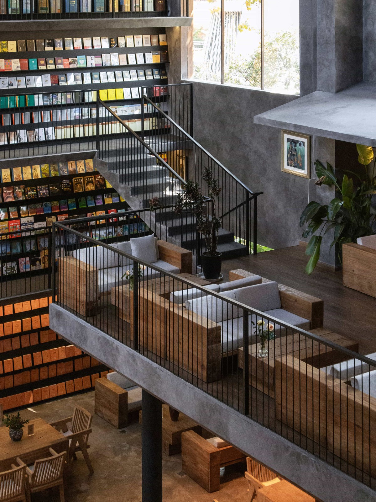 BIM建筑|接梯空间：旧厂房，新书咖 / 素造建筑