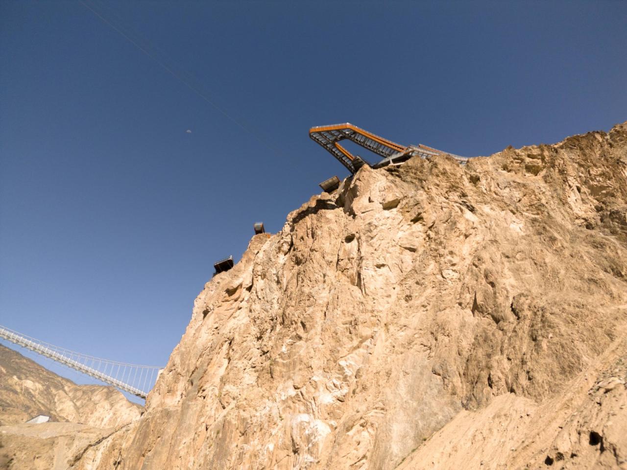 BIM建筑|西藏•怒江72拐大峡谷景区 / 小隐建筑事务所