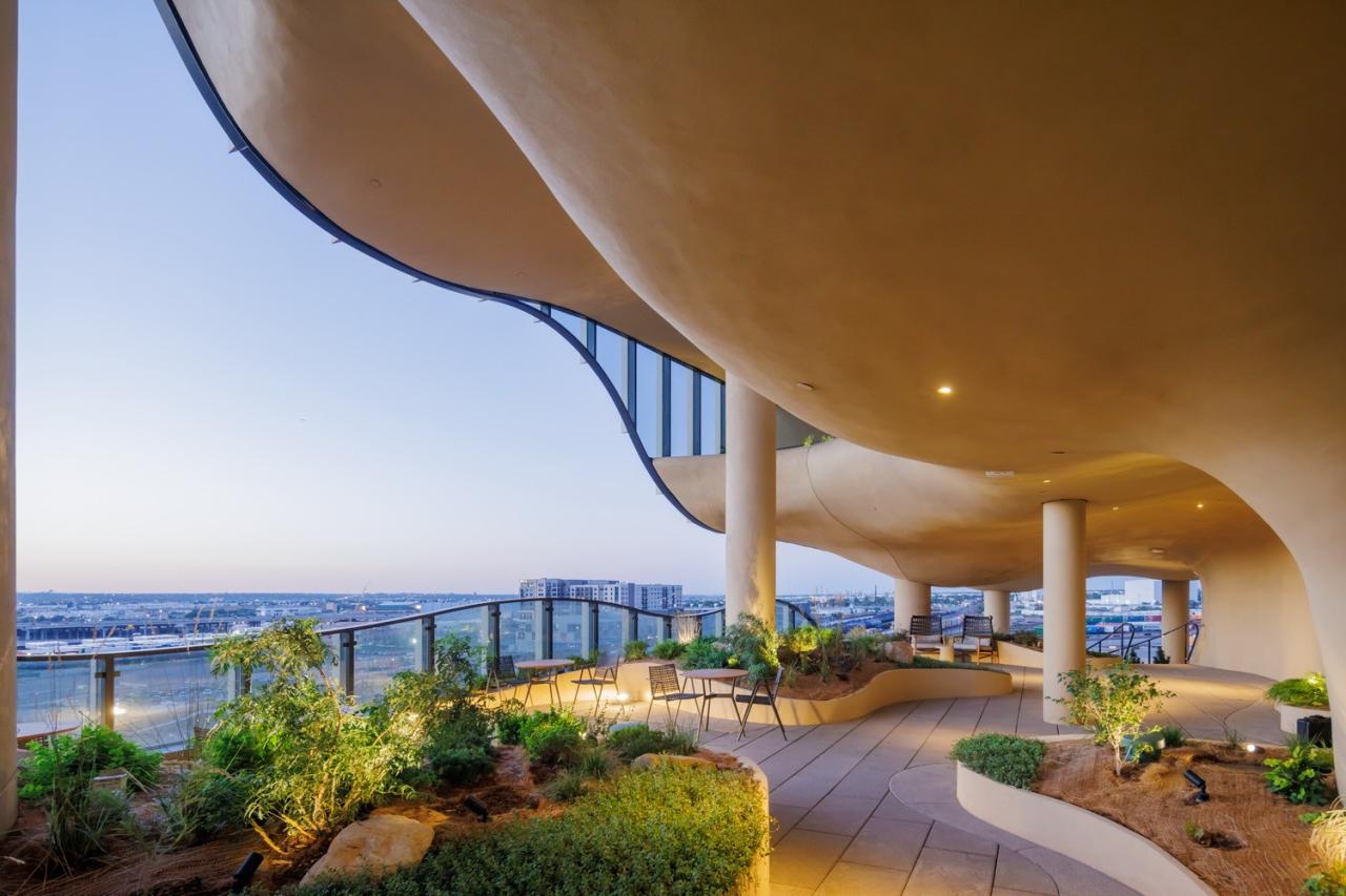 BIM建筑|“垂直峡谷”: 美国丹佛住宅建成 / MAD