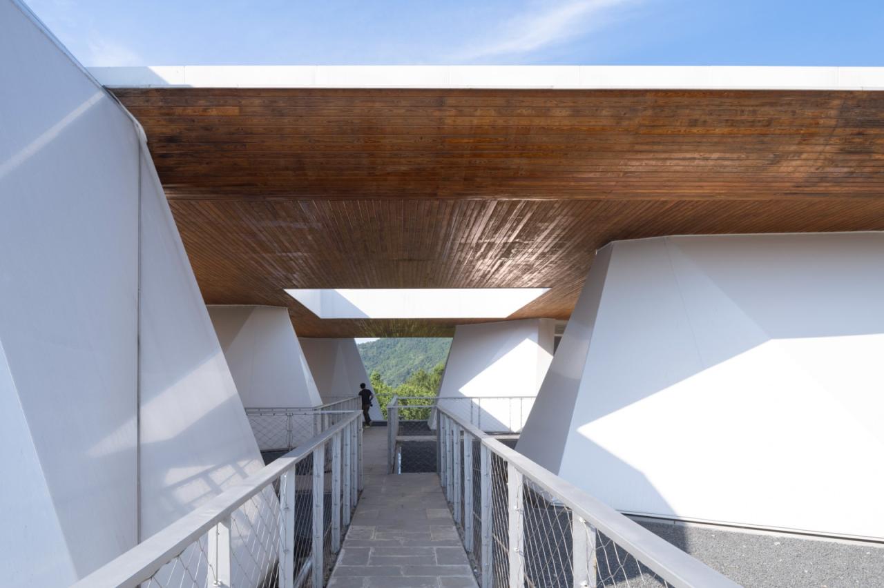 BIM建筑|相遇在山间：下岩贝景区云峰十二重 / 朱培栋-line+建筑事务所