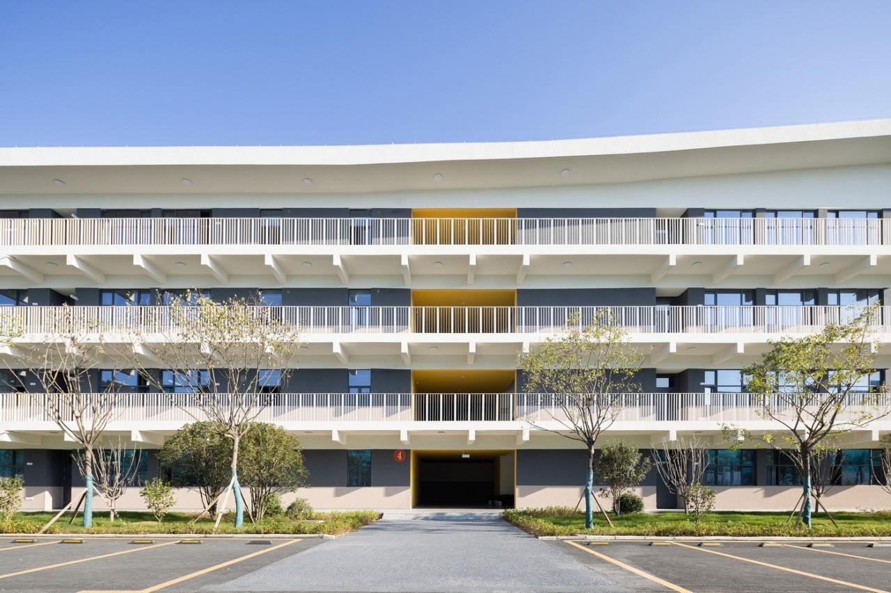 BIM建筑|南山五福堂高级中学 / 小写建筑