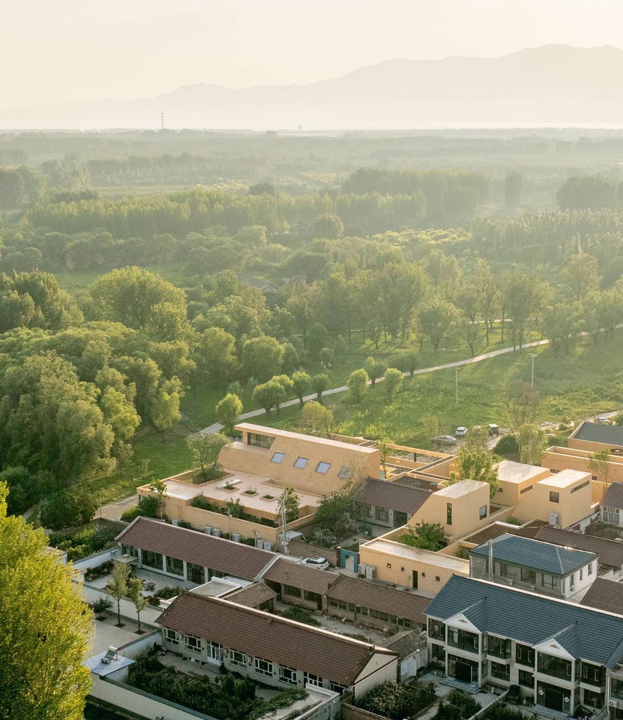 BIM建筑|ARVO 16：30酒店: 接住光影草木的城堡 / 大料建筑