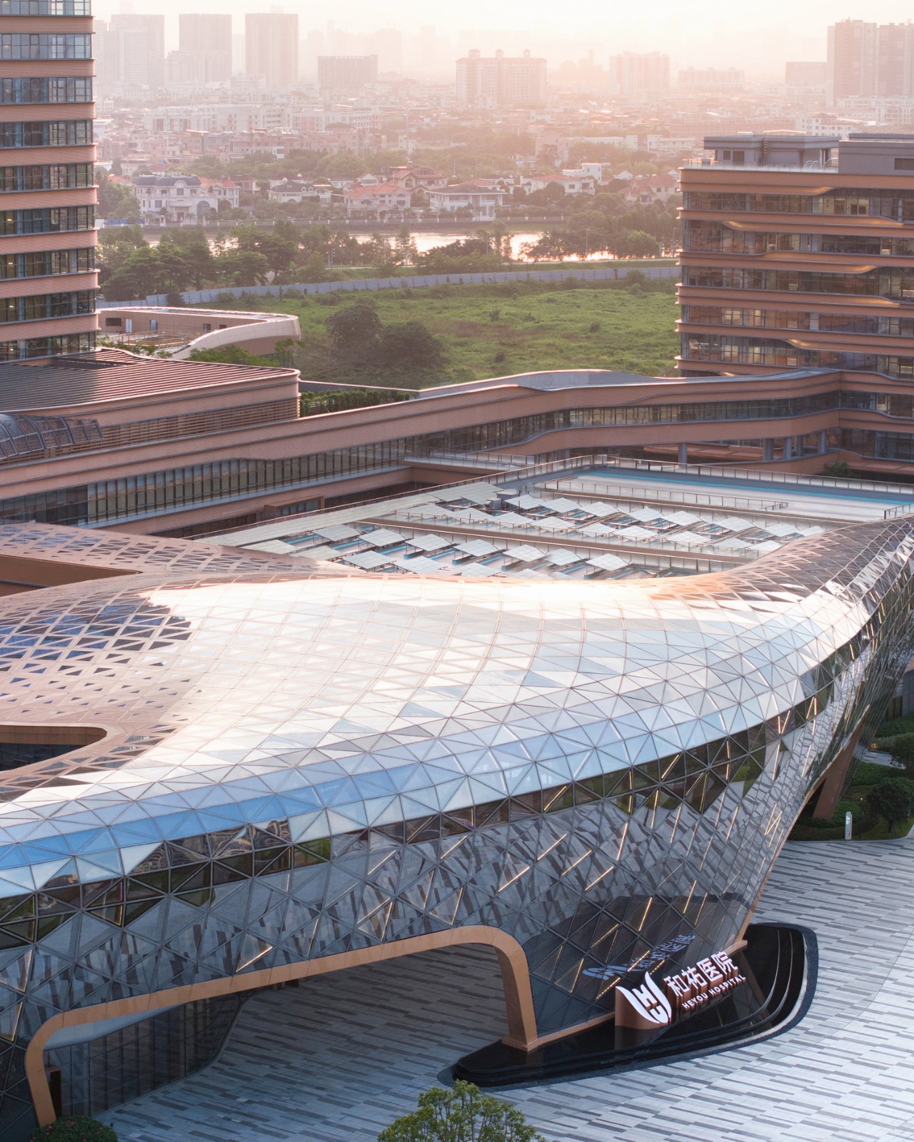 BIM建筑|美的·和祐医院-投资百亿的全球最美花园式医院 / 英国杰典国际建筑