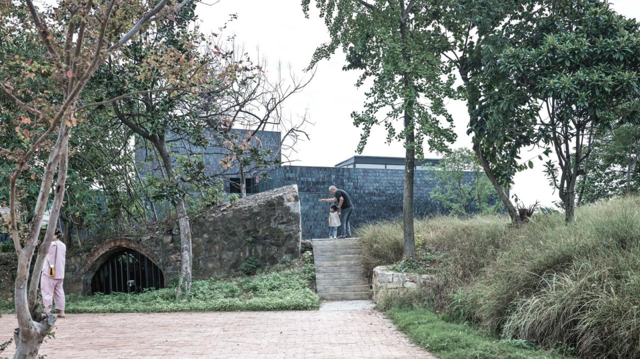 BIM建筑|“釉”织新旧，黄龙山·紫砂矿源展示馆 / 东南大学建筑学院+旭可建筑