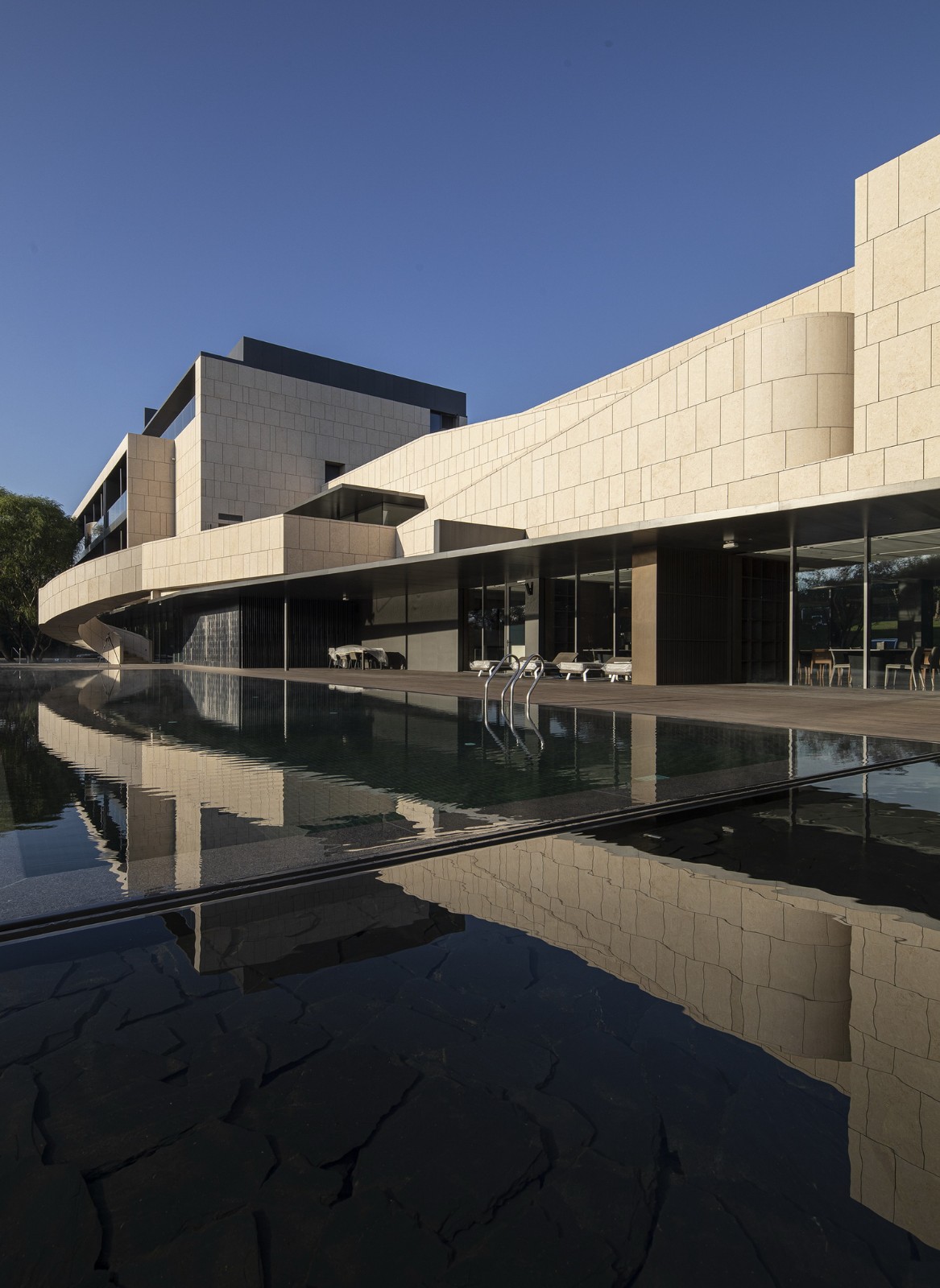 BIM建筑|如是海•尚空间 / TAOA陶磊建筑