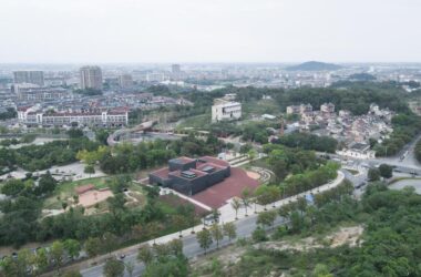 BIM建筑|“釉”织新旧，黄龙山·紫砂矿源展示馆 / 东南大学建筑学院+旭可建筑-BIM建筑网