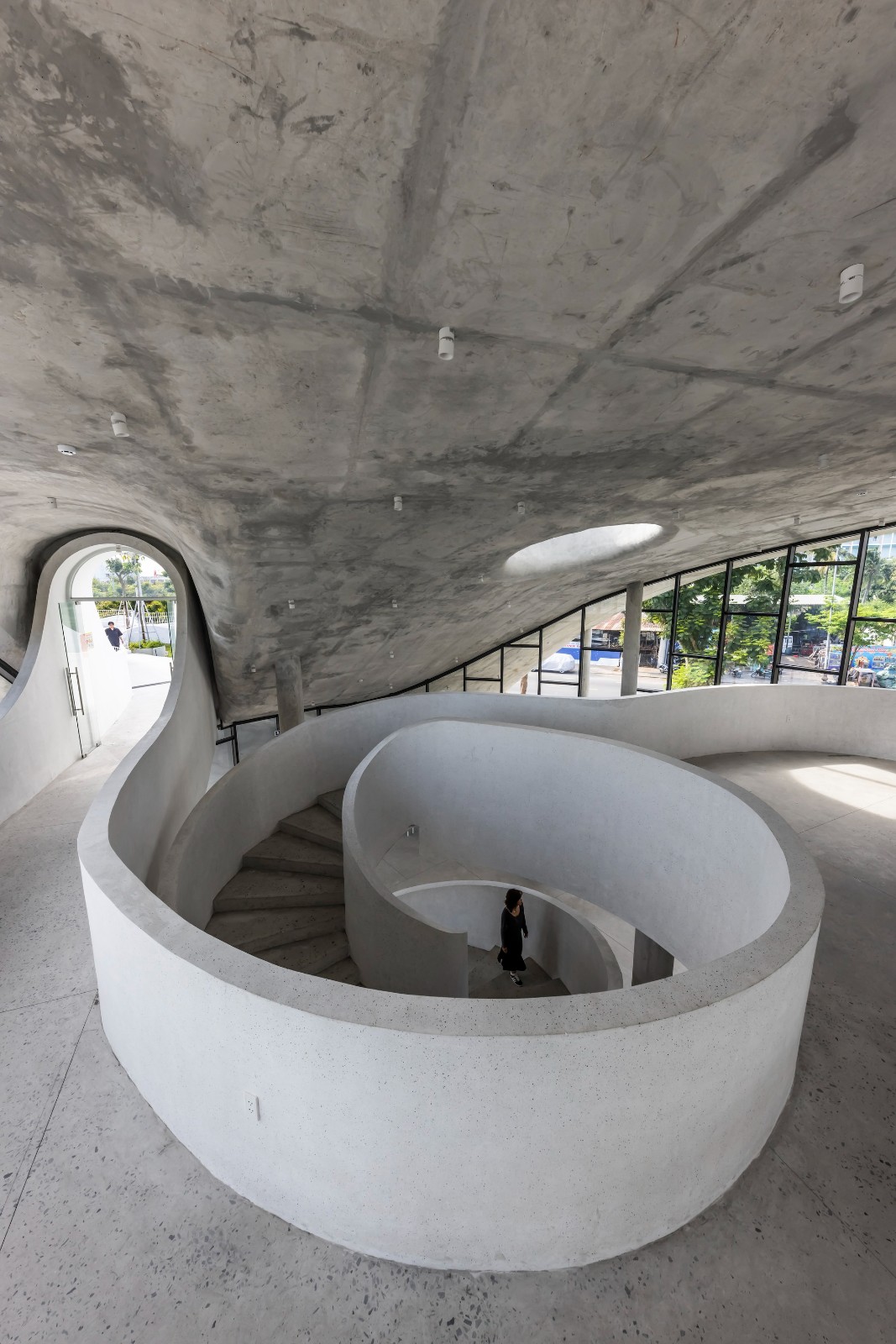 BIM建筑|朔特拉艺术展览中心 / Ho Khue Architects