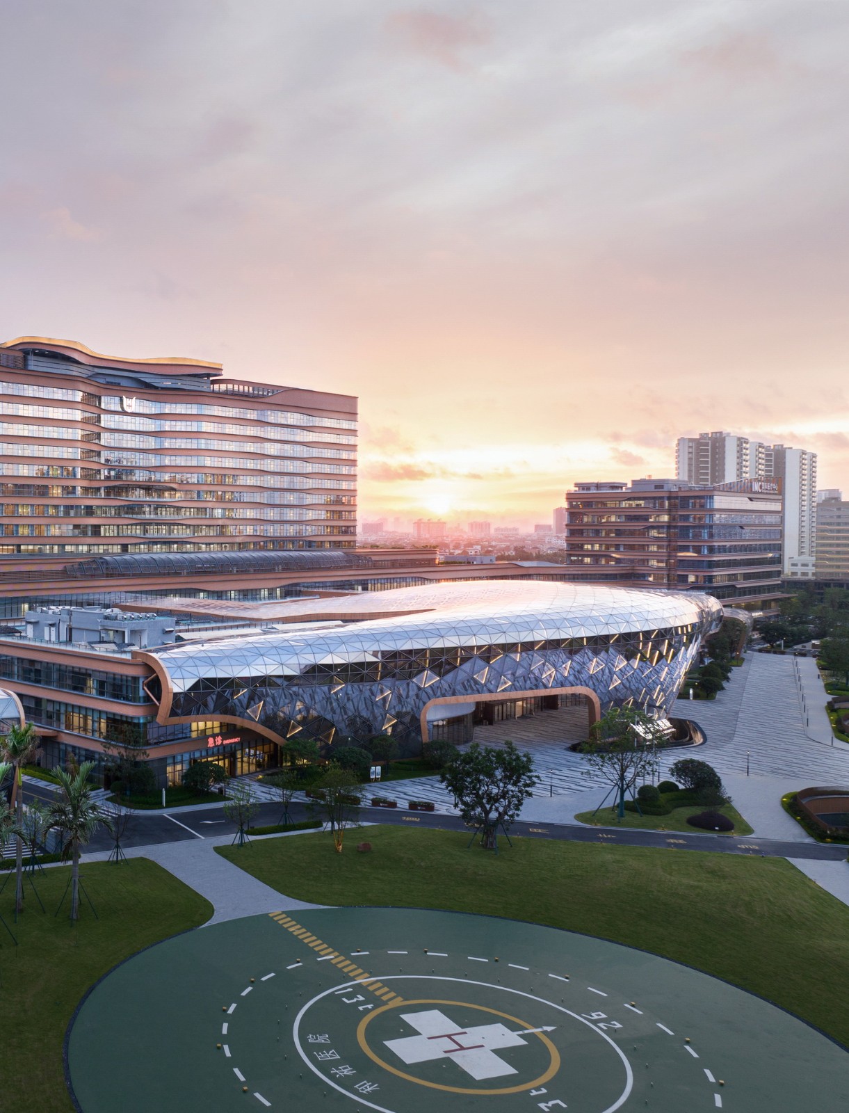 BIM建筑|美的·和祐医院-投资百亿的全球最美花园式医院 / 英国杰典国际建筑