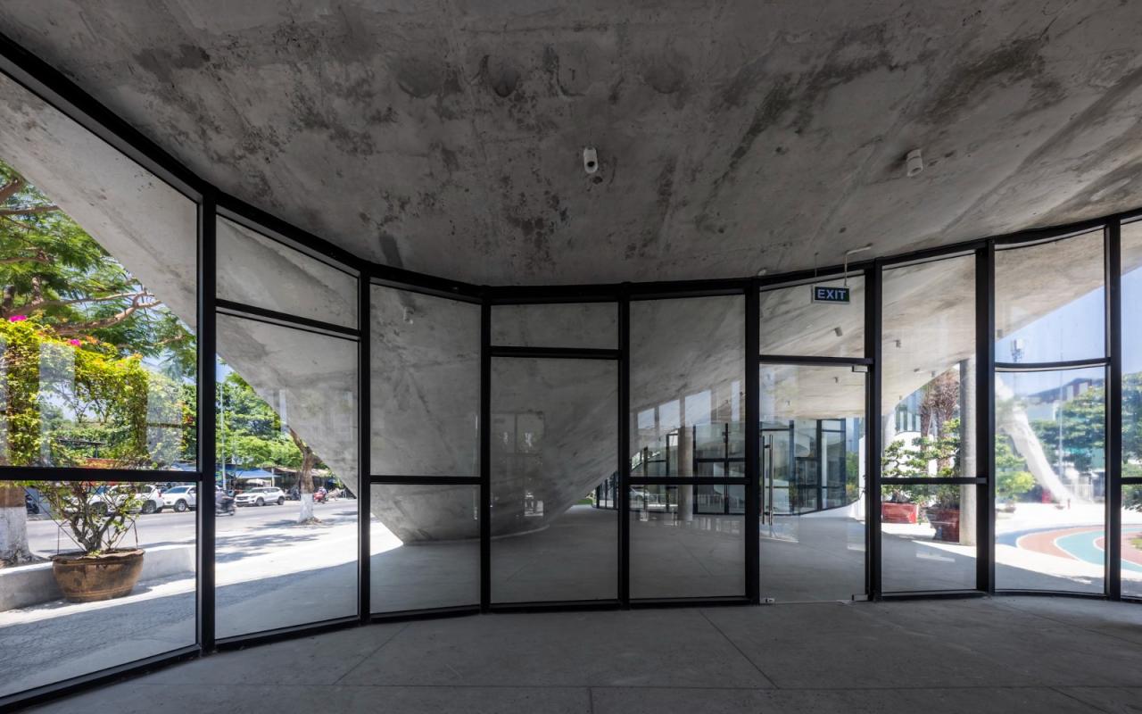 BIM建筑|朔特拉艺术展览中心 / Ho Khue Architects