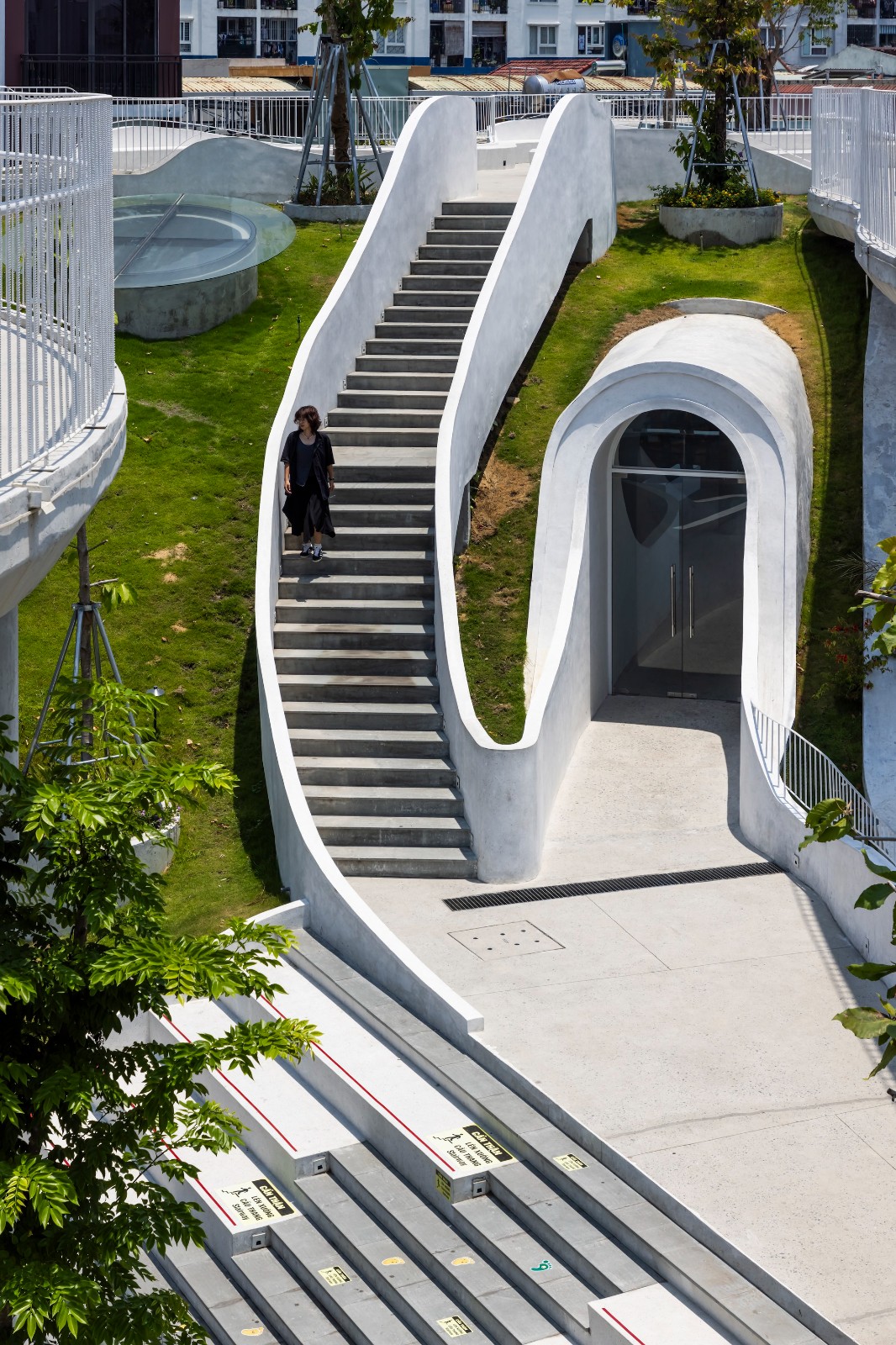 BIM建筑|朔特拉艺术展览中心 / Ho Khue Architects