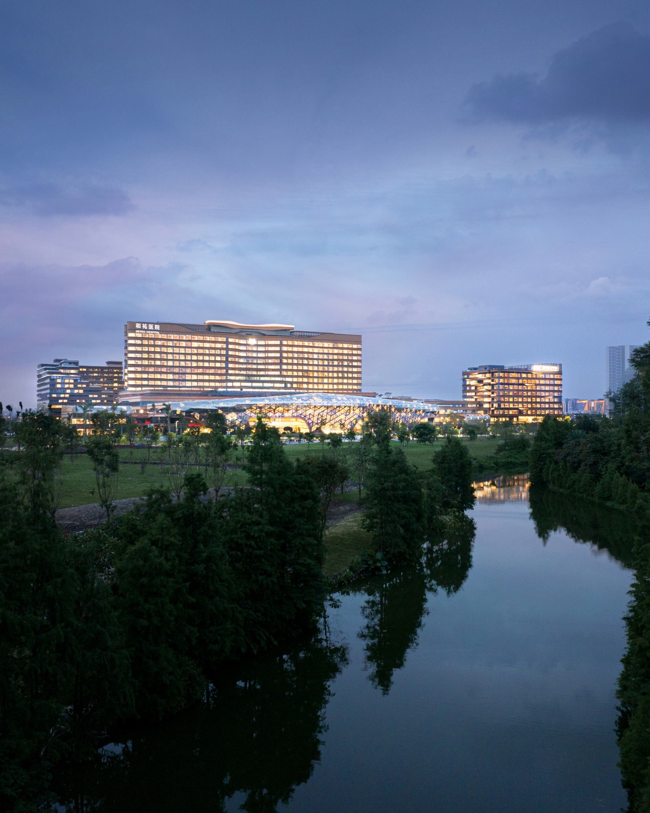 BIM建筑|美的·和祐医院-投资百亿的全球最美花园式医院 / 英国杰典国际建筑