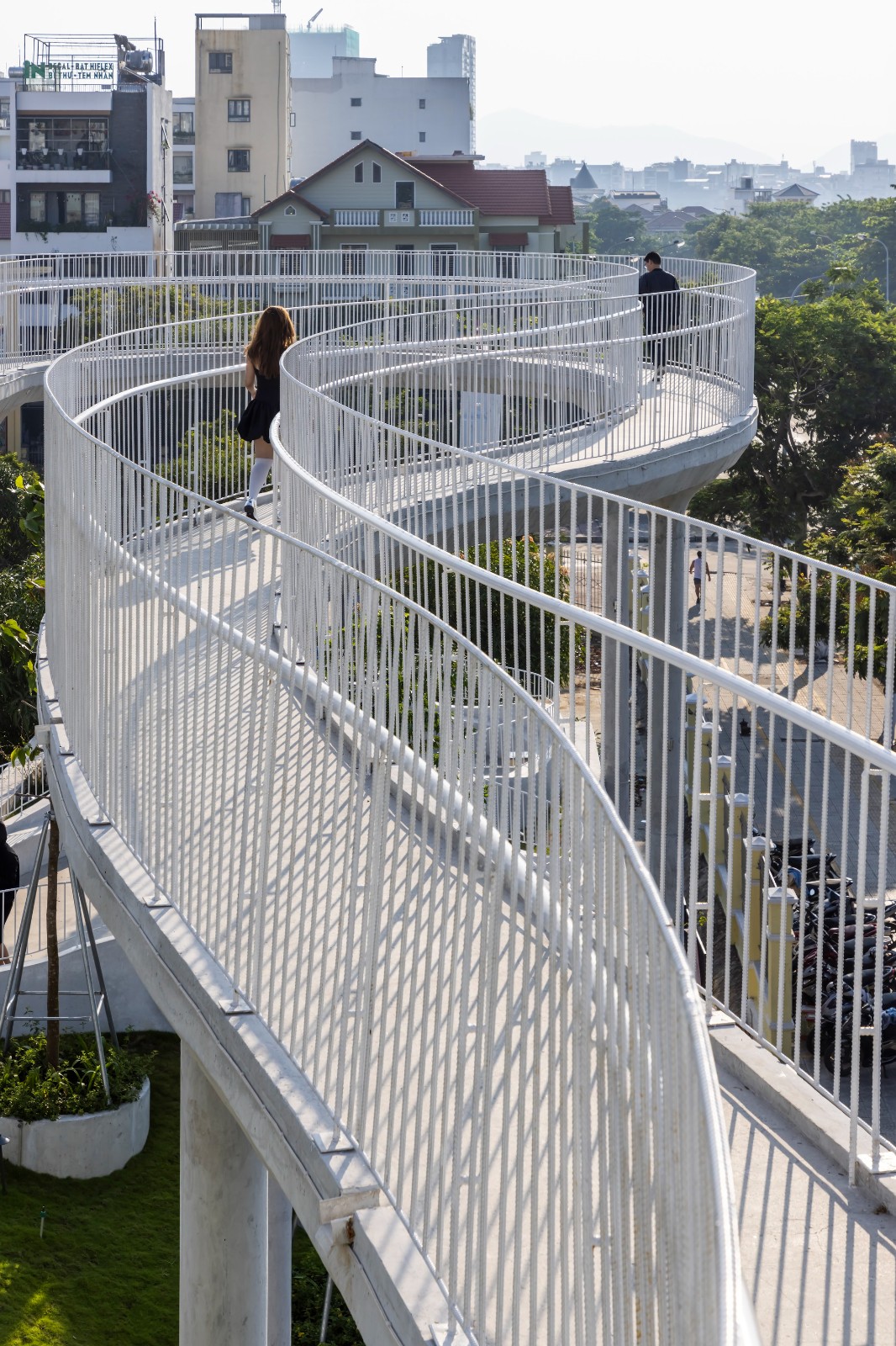 BIM建筑|朔特拉艺术展览中心 / Ho Khue Architects