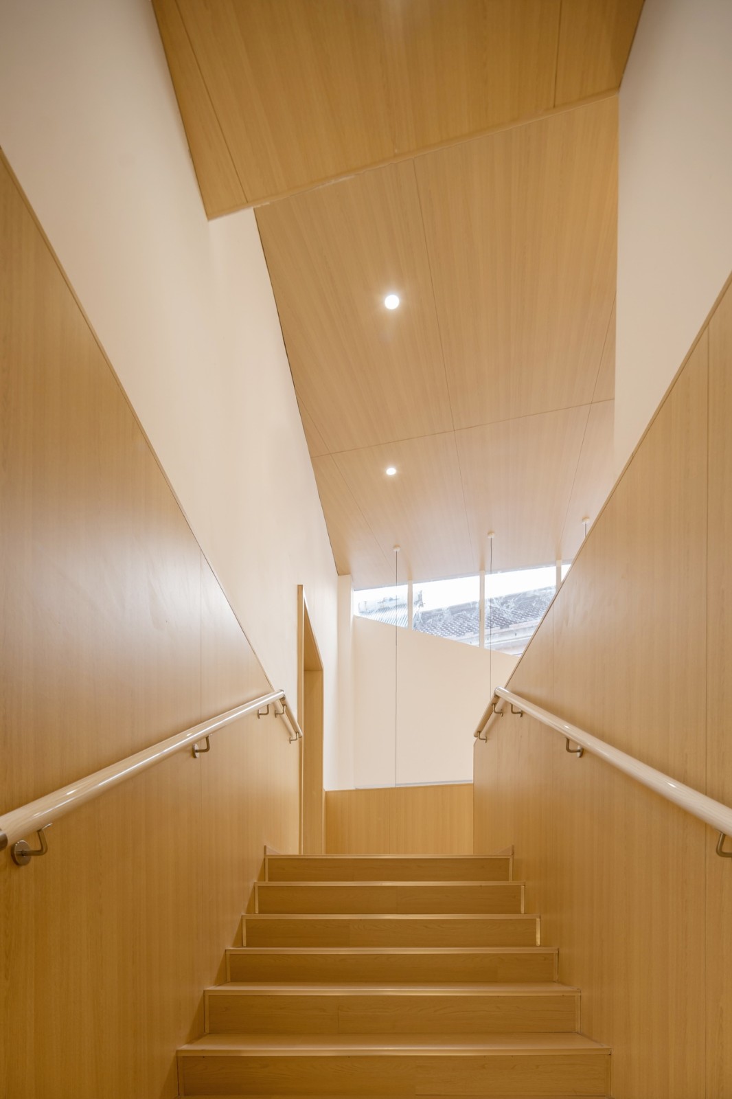 BIM建筑|何家村老年之家 / 由牧建筑