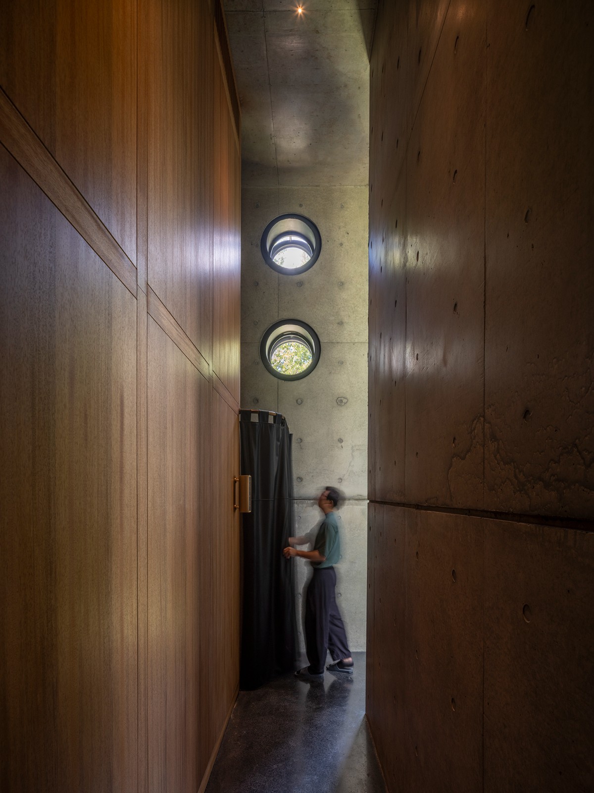 BIM建筑|雾灵山眼石汤泉，林中仪器 / 直向建筑