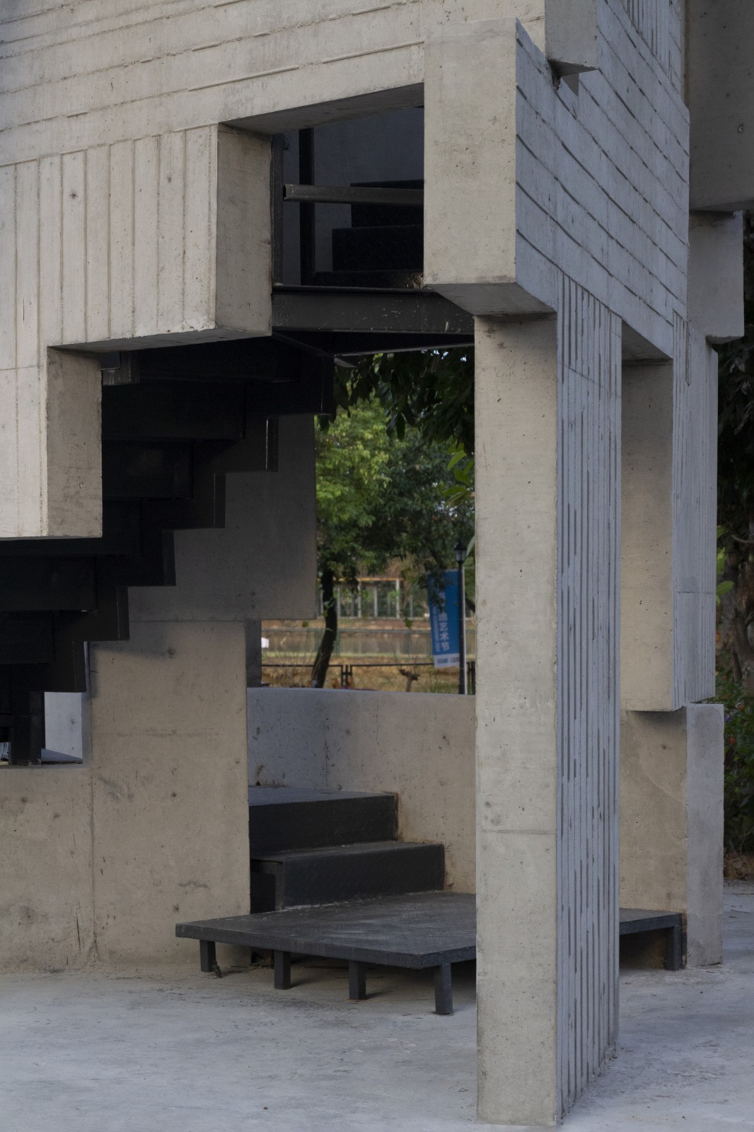 BIM建筑|繁茂的遗迹，垂直自然塔 / 合造社