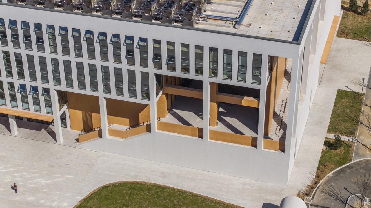 BIM建筑|烟台城市科技职业学院二期 / 超城建筑