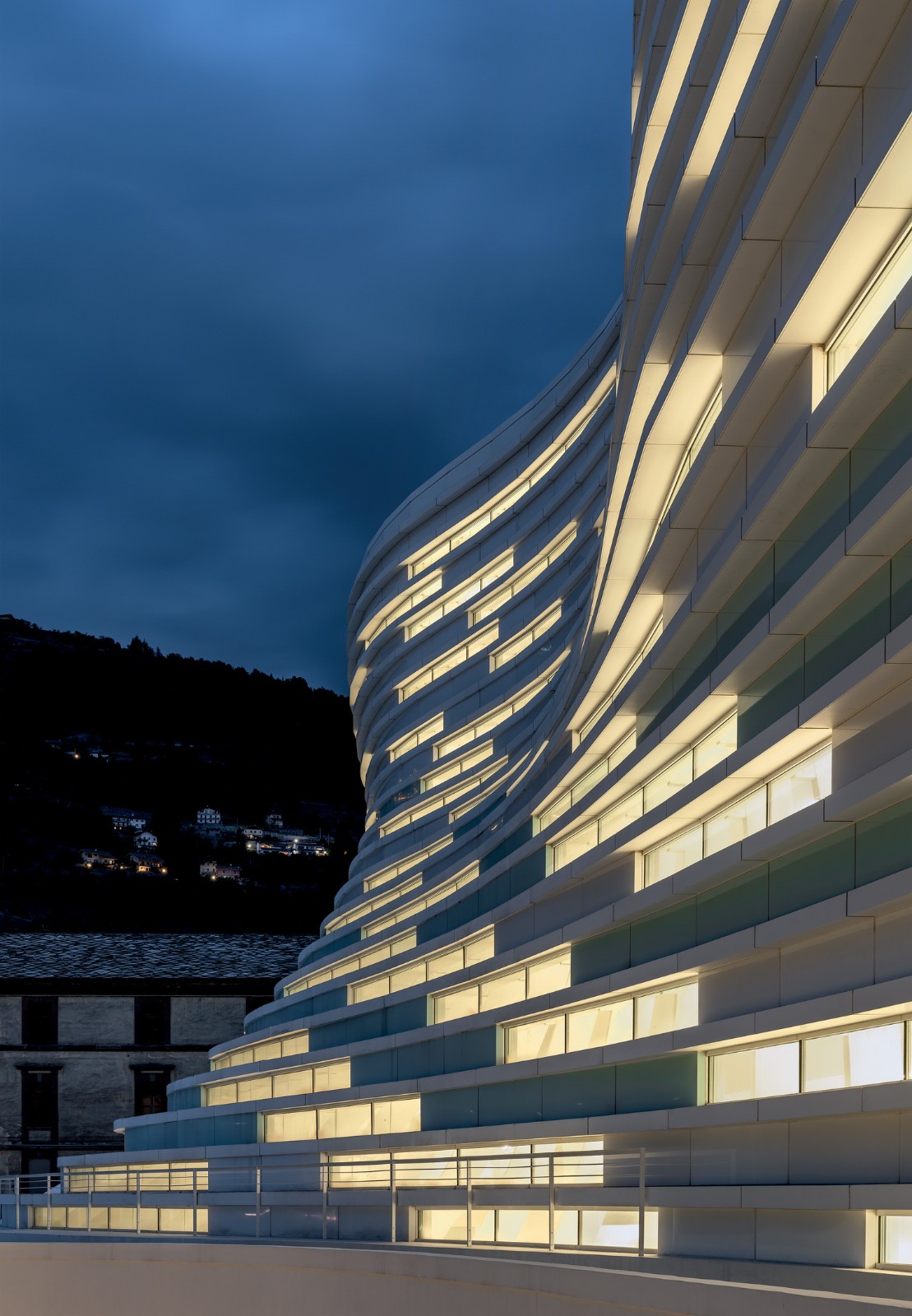 BIM建筑|冰川校园:瓦莱达奥斯塔大学新校区 / MCA建筑事务所