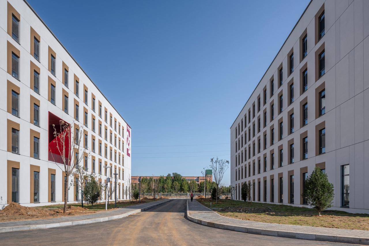 BIM建筑|烟台城市科技职业学院二期 / 超城建筑