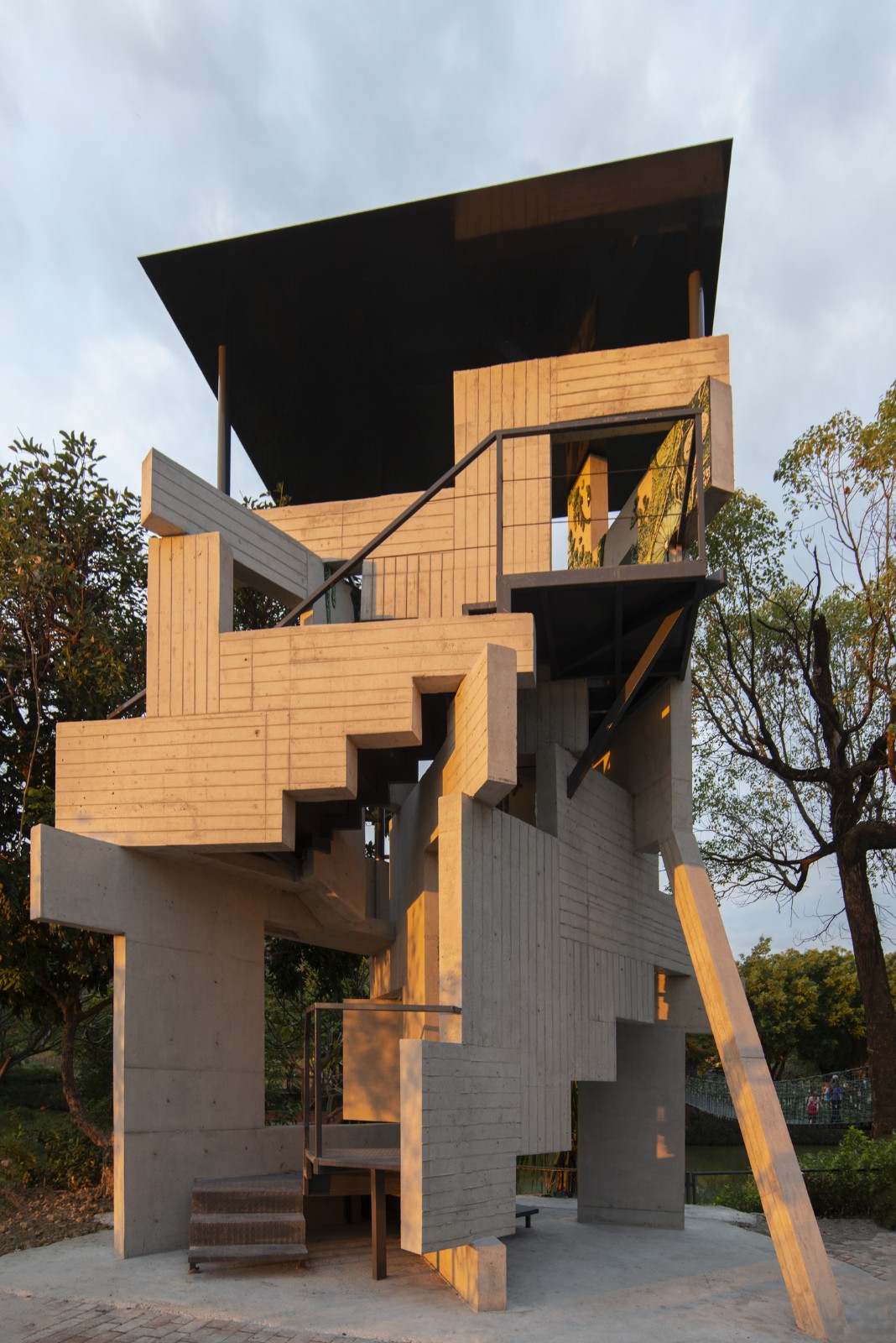 BIM建筑|繁茂的遗迹，垂直自然塔 / 合造社