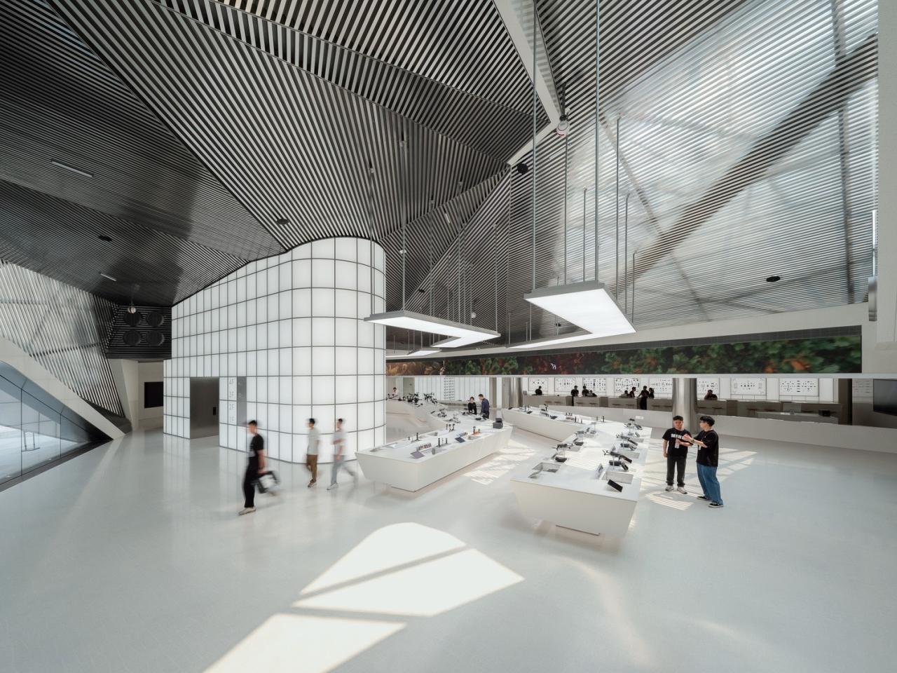 BIM建筑|大疆旗舰店 / 万社设计