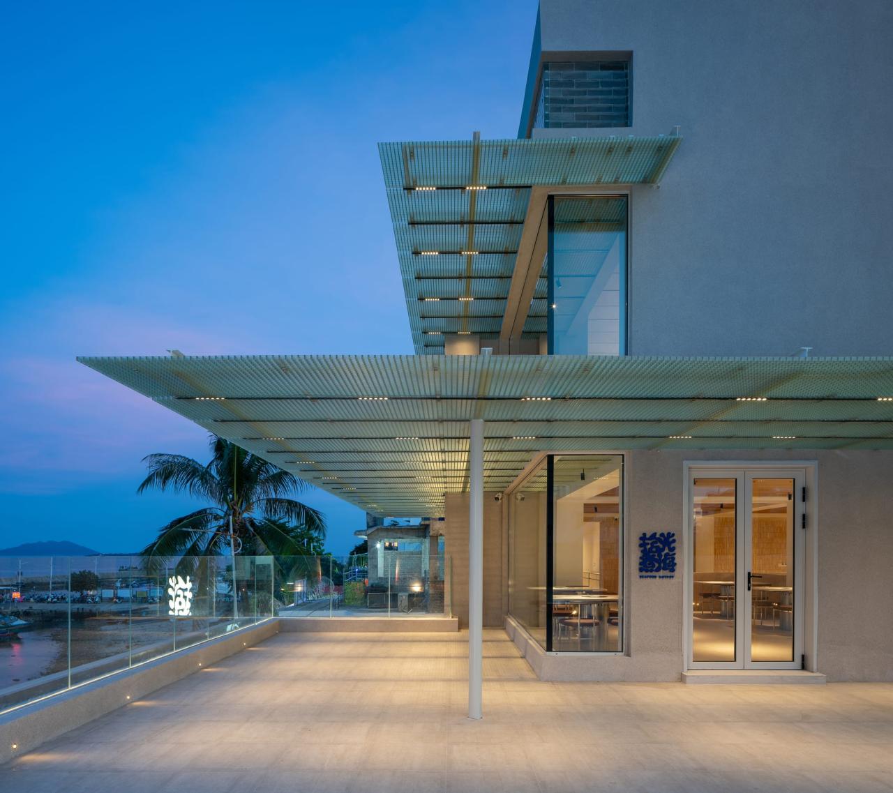 BIM建筑|三亚西岛自建房商业改造 / 叠重建筑