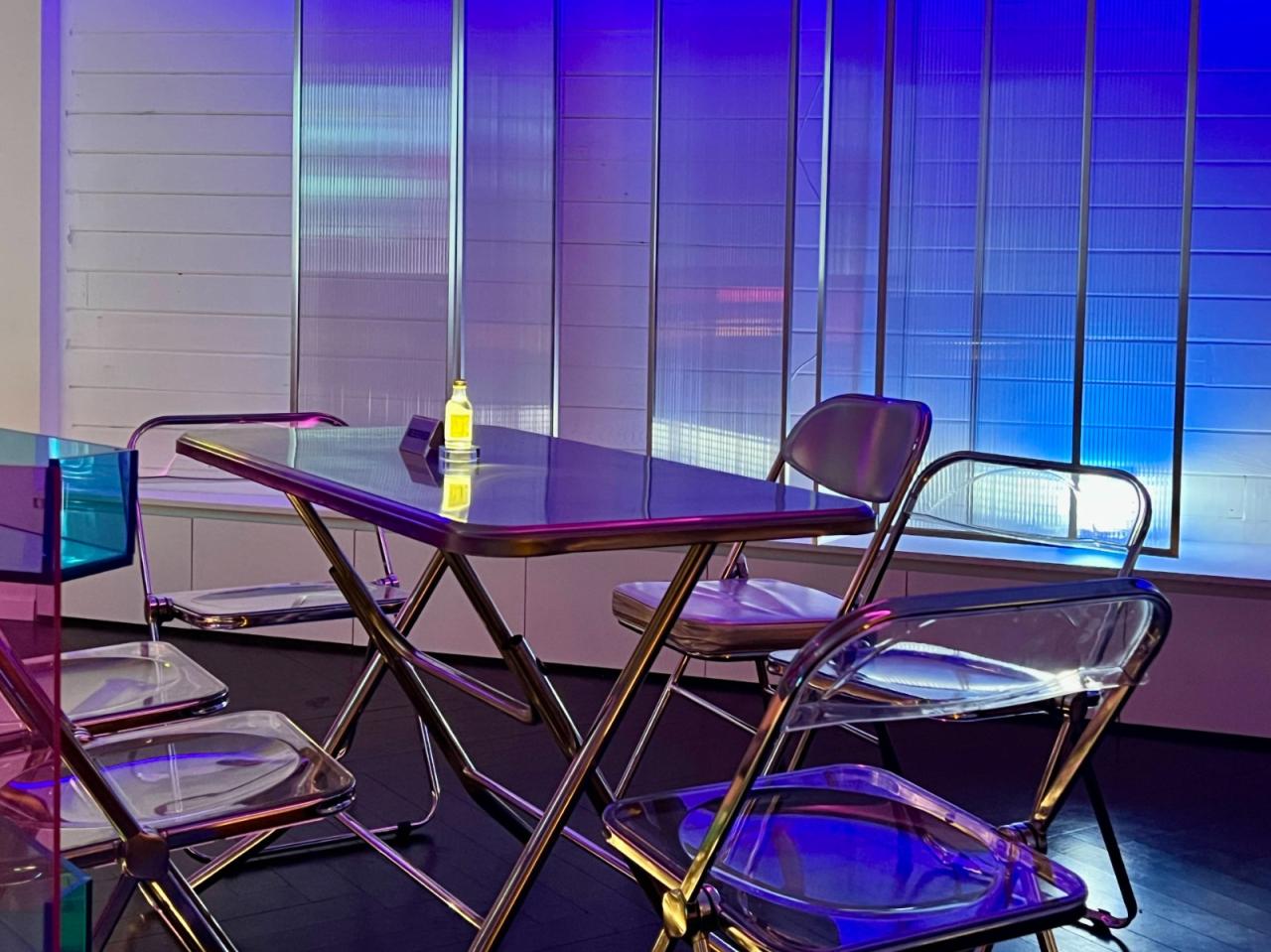 BIM建筑|On Top蒸汽波酒吧与买手店：融合艺术与空间 / 米黑建筑