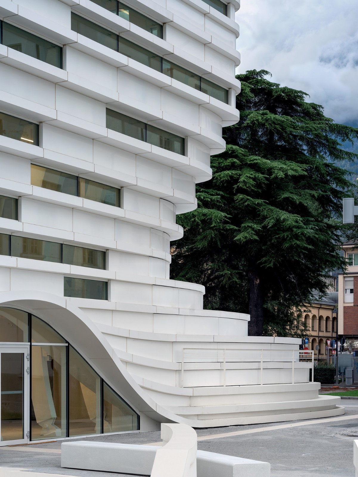 BIM建筑|冰川校园:瓦莱达奥斯塔大学新校区 / MCA建筑事务所