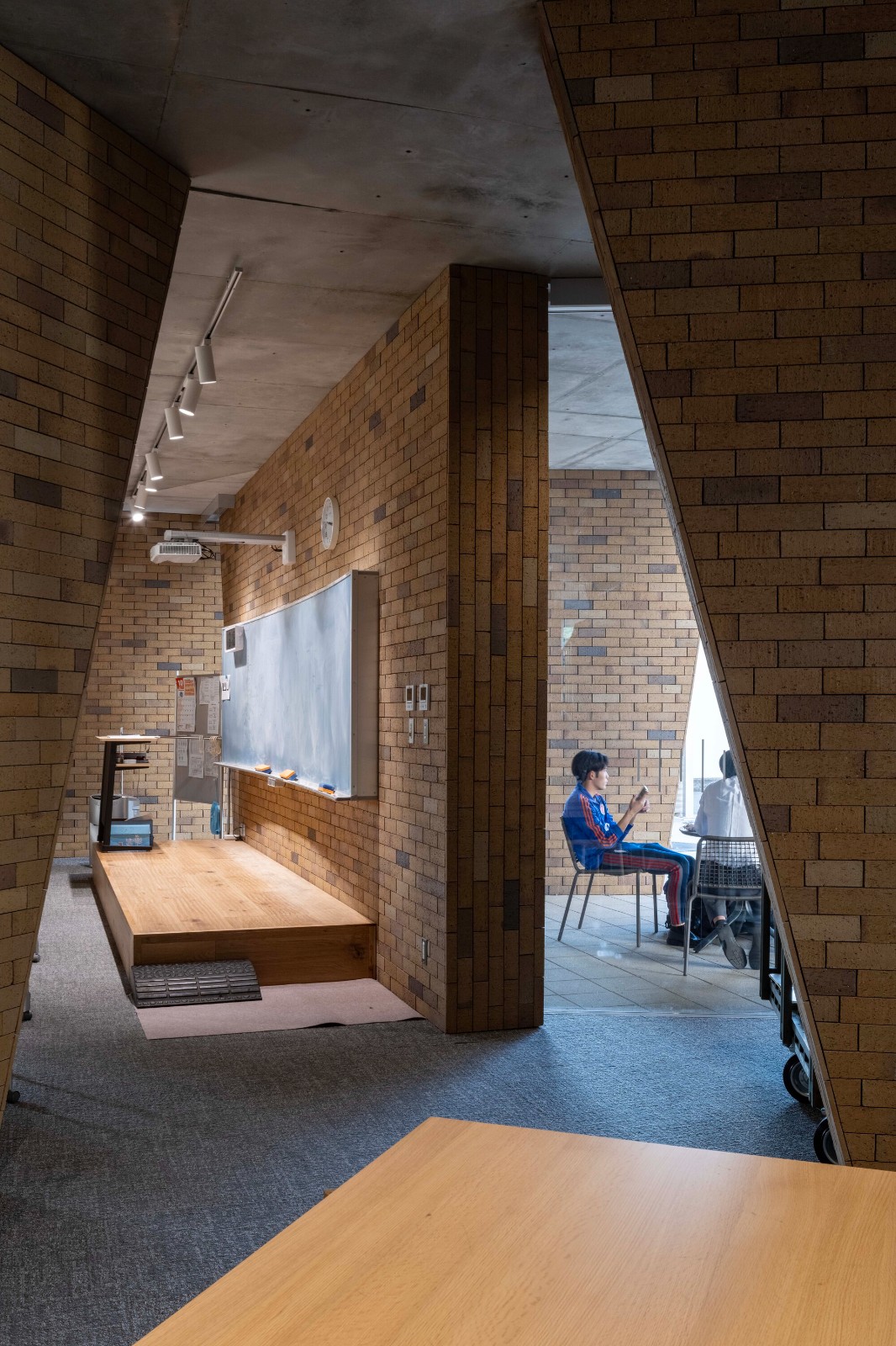 BIM建筑|湘南工科大学附属高中图书馆 / kousou + Fukei Co.