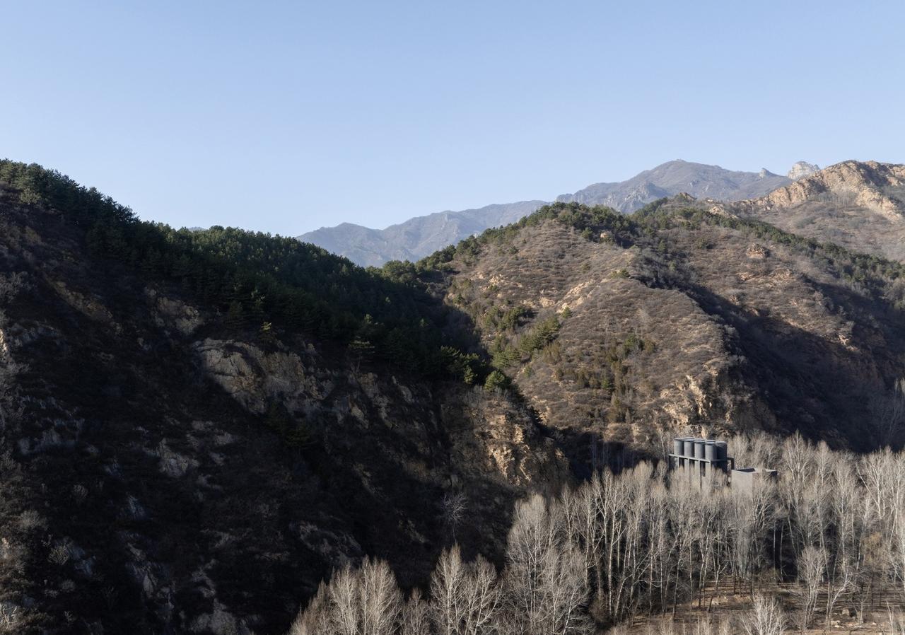 BIM建筑|雾灵山眼石汤泉，林中仪器 / 直向建筑