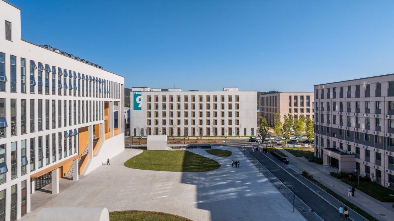 BIM建筑|烟台城市科技职业学院二期 / 超城建筑