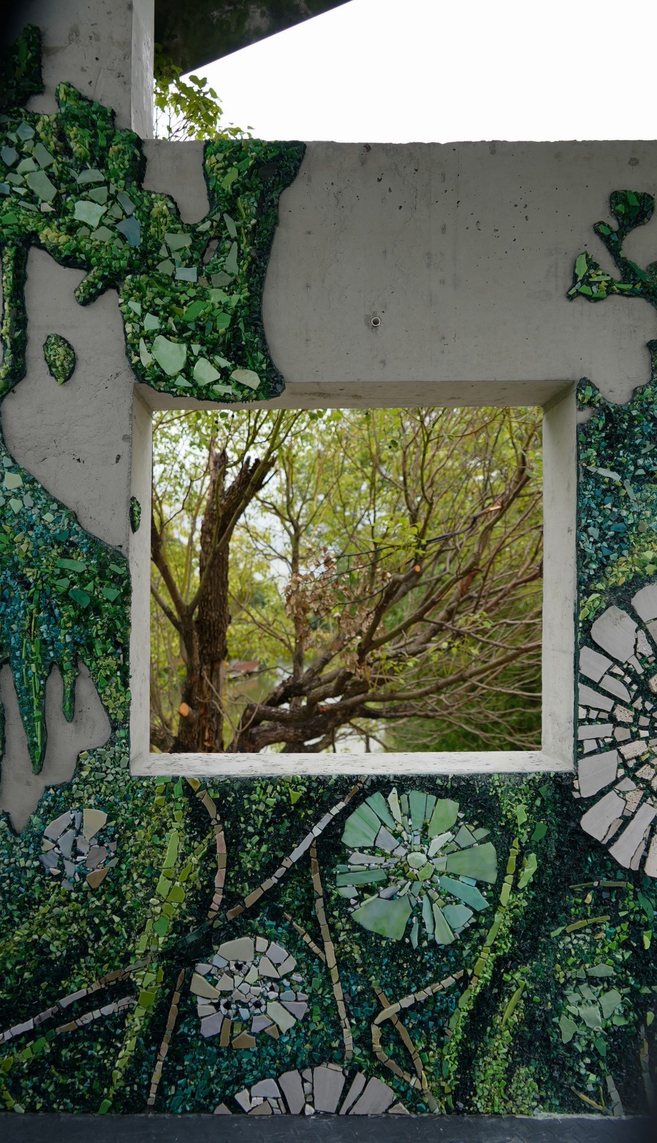 BIM建筑|繁茂的遗迹，垂直自然塔 / 合造社