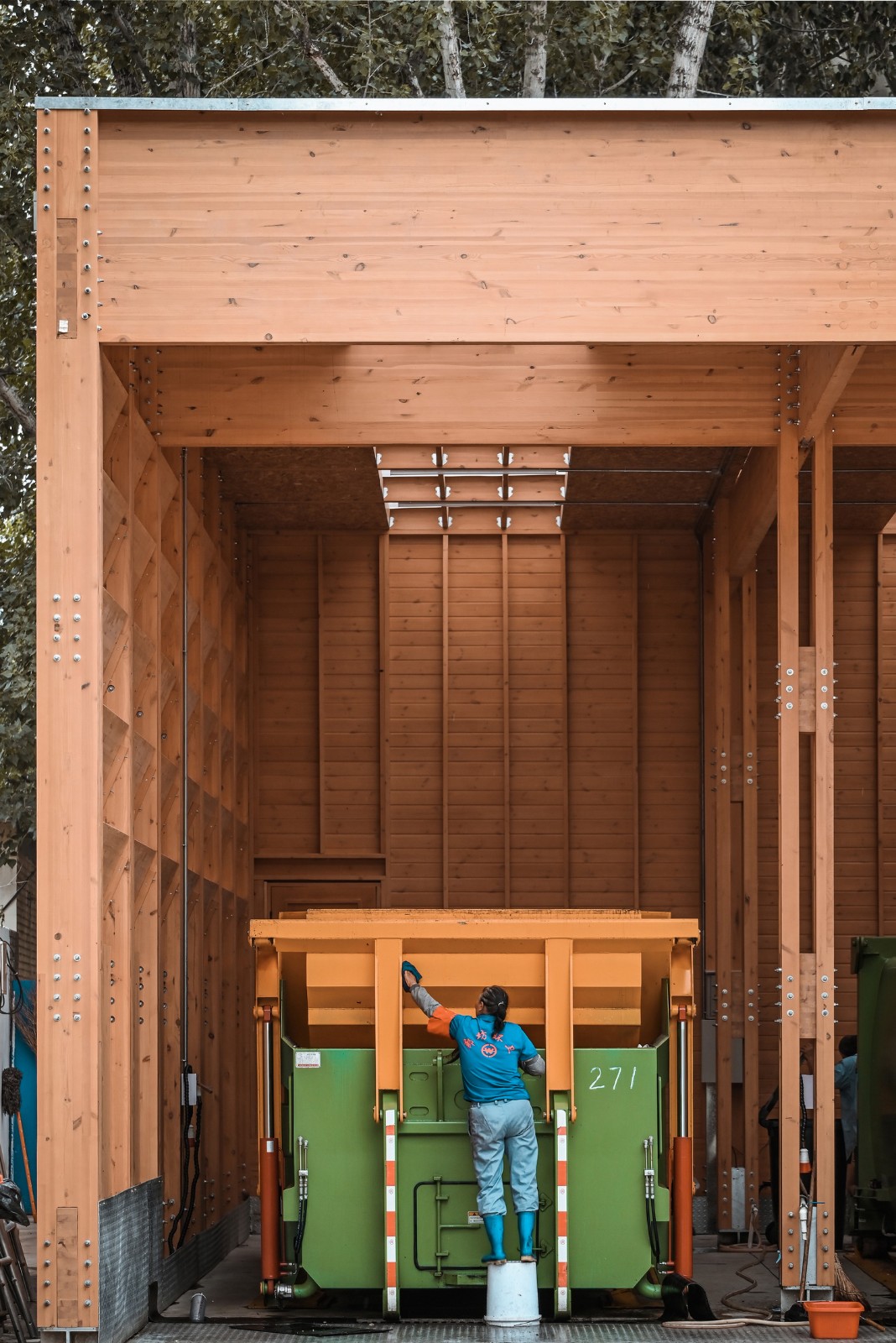 BIM建筑|廊坊北凤道垃圾中转站设计 / 园里建筑工作室