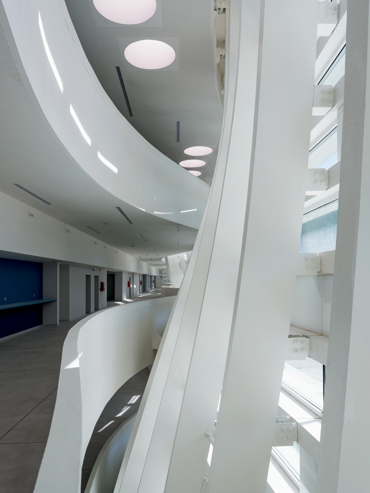 BIM建筑|冰川校园:瓦莱达奥斯塔大学新校区 / MCA建筑事务所