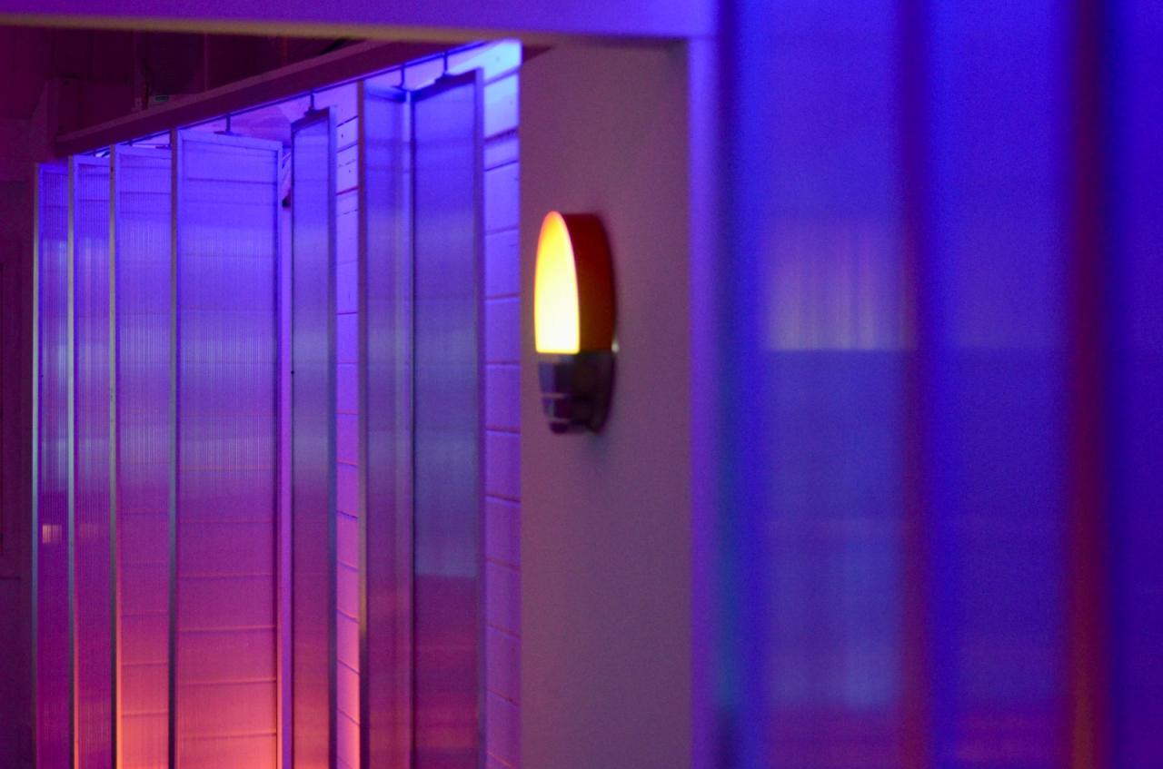 BIM建筑|On Top蒸汽波酒吧与买手店：融合艺术与空间 / 米黑建筑